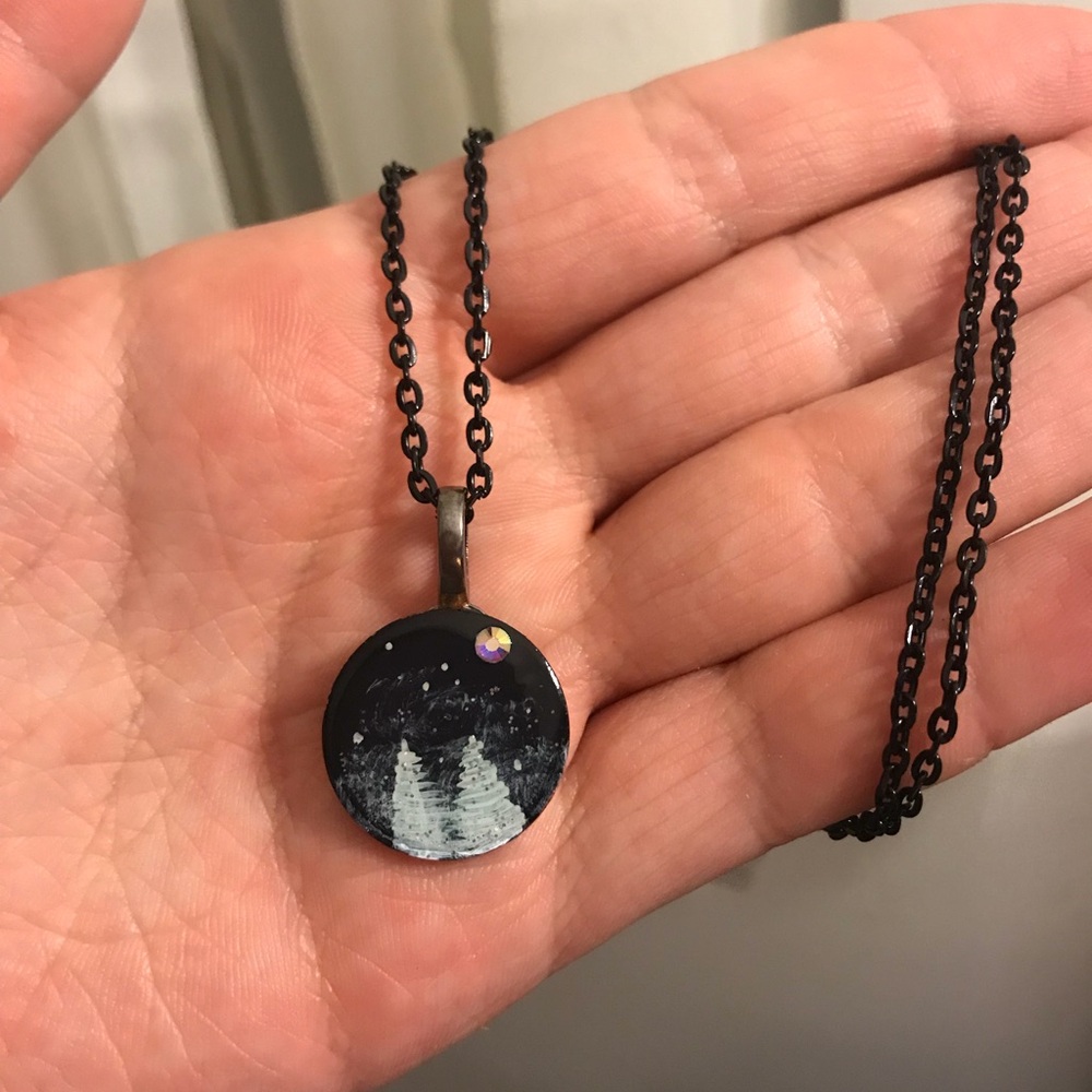Gray sparkle necklace